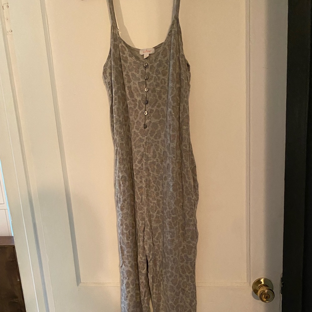 Colsie jumpsuit size small